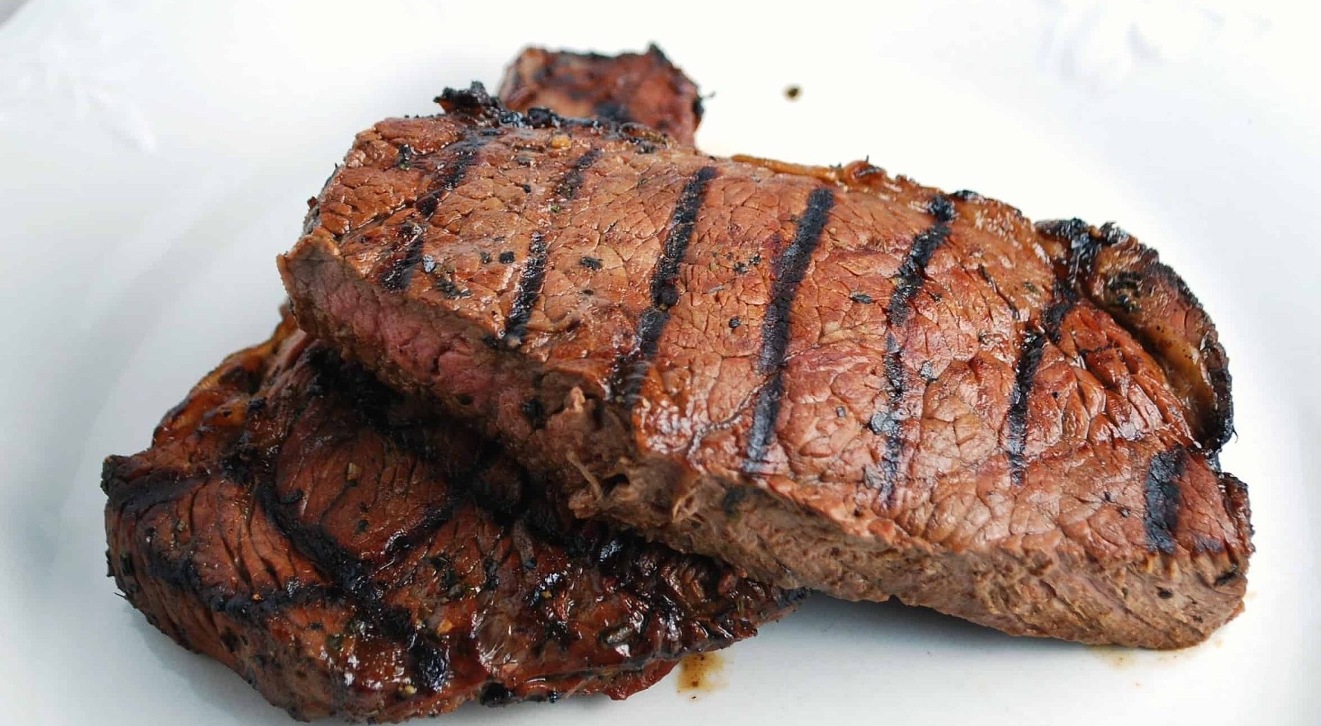 STEAK ON A PLATE