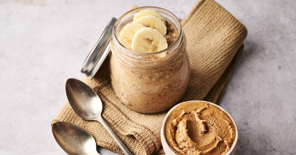 peanut butter banana overnight oats