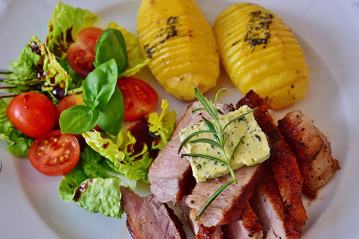 A dish of steak salad recipe