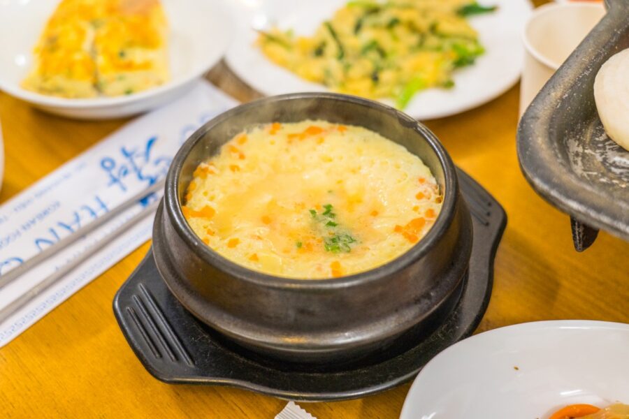 The Chinese steamed egg on a pot