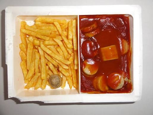 Ready to eat food of chips and sauce
